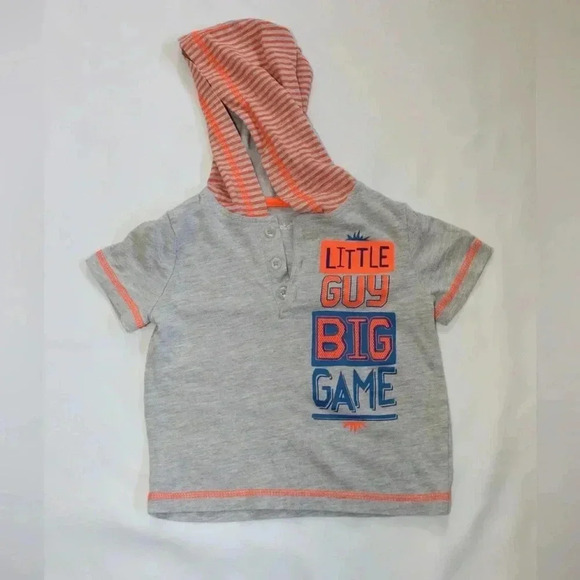 Kidgets Baby Boy Hooded Gray ShortSleeve Shirt 12M “Little Guy Big Game” Toddler - Picture 1 of 4
